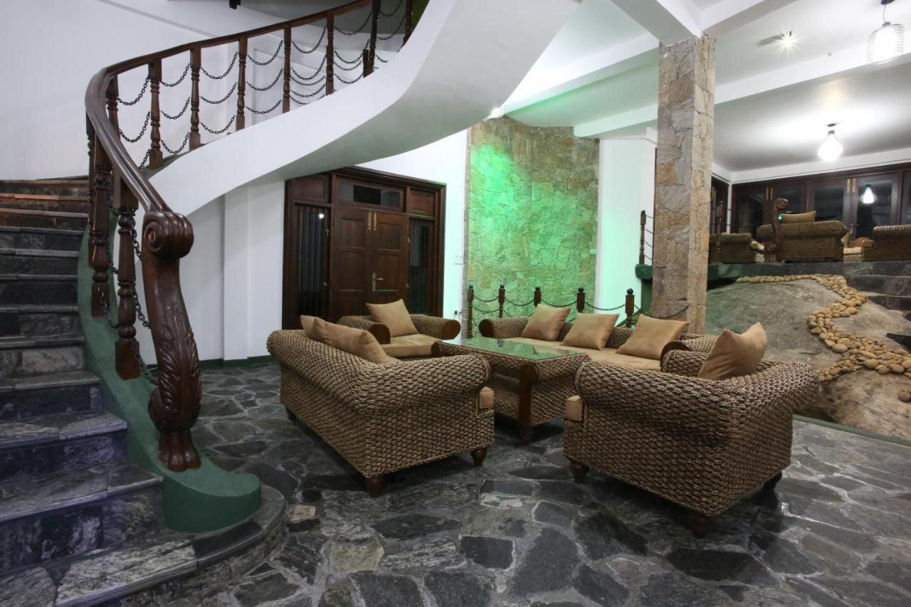 Green Castle Kandy Hotel Ngoại thất bức ảnh
